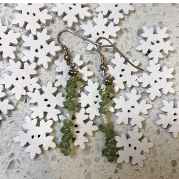 2x drop earrings w/ fresh water pearl accent- french hook. Made India - Picture 4 of 8